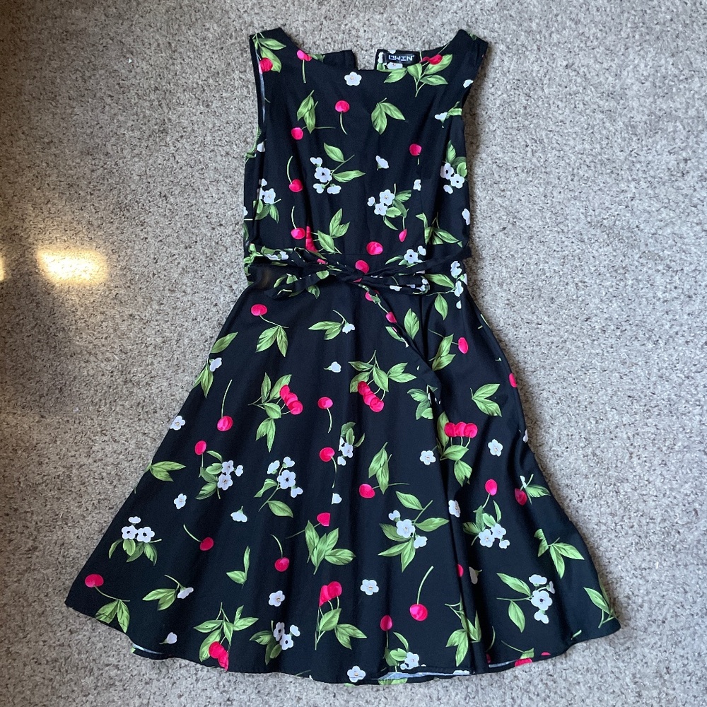 Dress - Picture 1 of 2